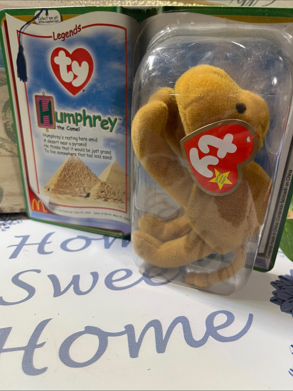 TY Beanie Baby vintage- Humphrey the Camel Plush - Golden Brown Collectible